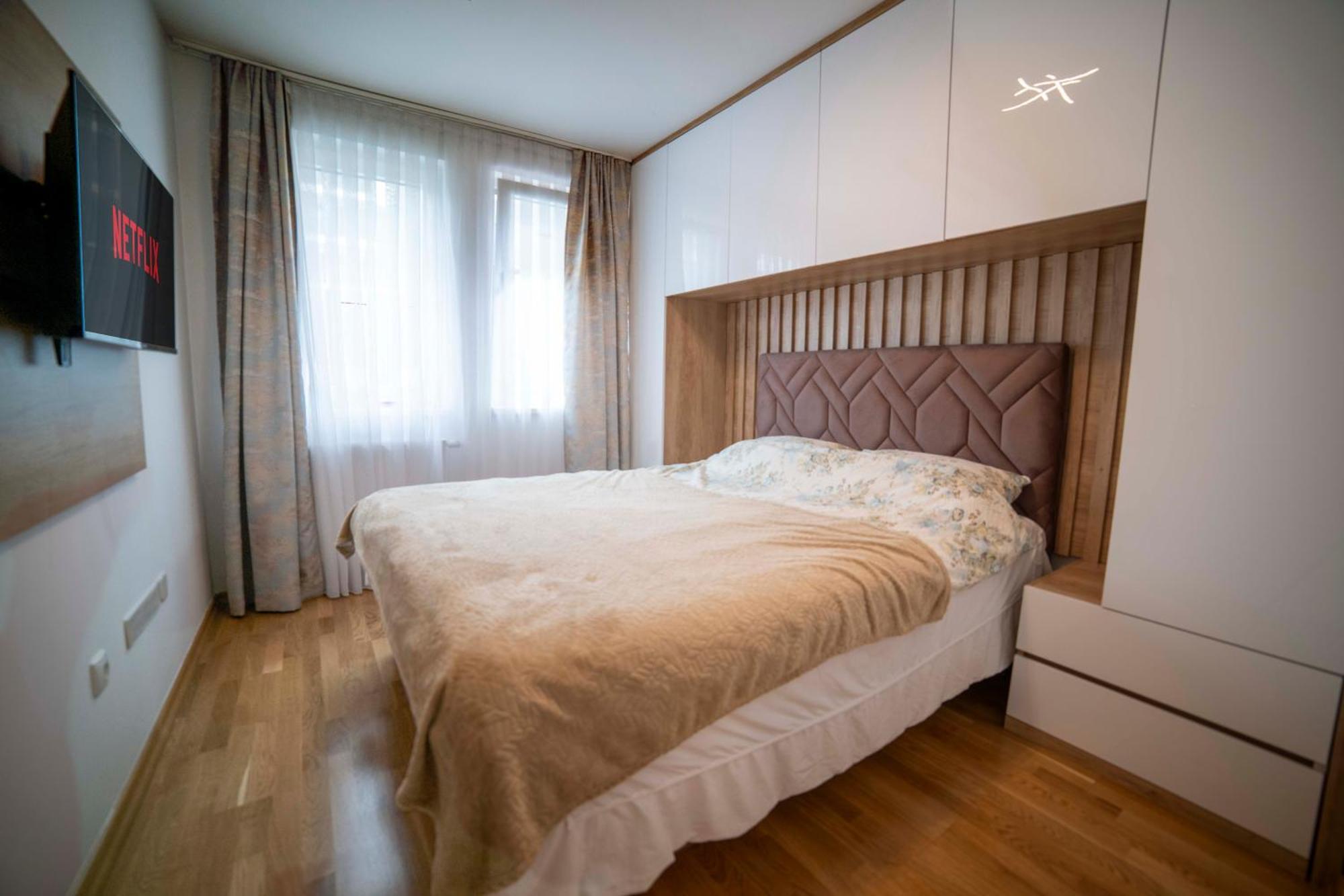 Apartment 5 Star Lukavica Esterno foto